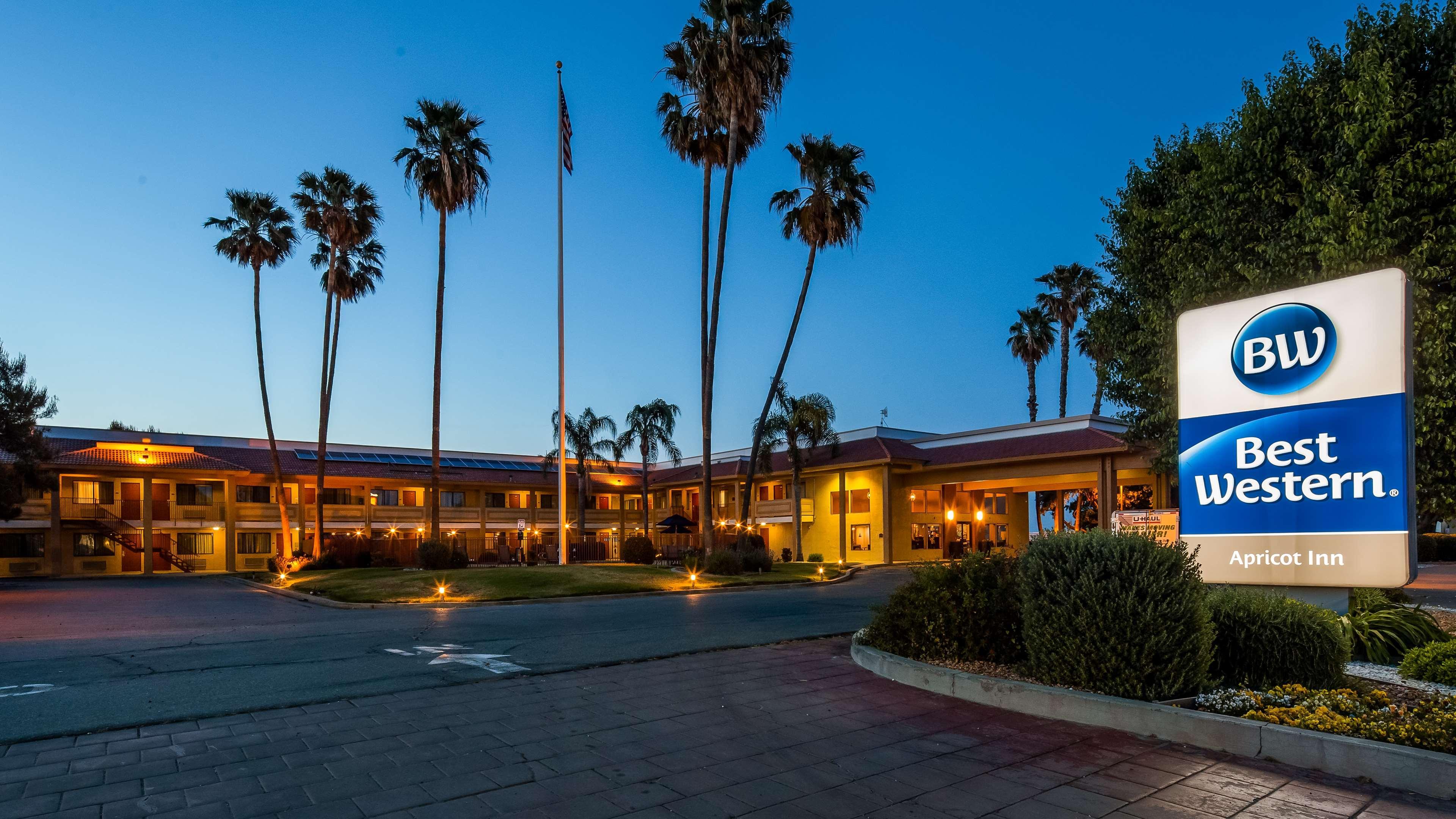 Best Western Apricot Inn Chaney Ranch Exterior photo